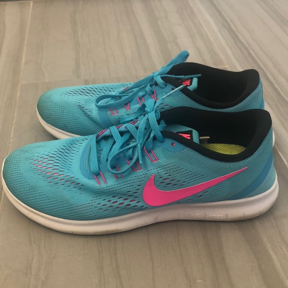Nike Women’s Sneakers - Picture 6 of 12